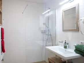 Doppelzimmer mit Balkon Kat. A - Gasthof Dorfwirt - Image 3