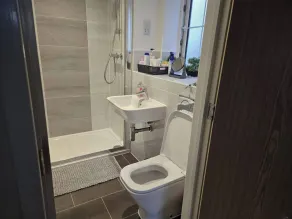 House - Sleeps 6 & Parking - Image 4