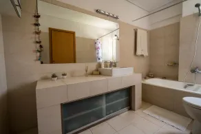 Family getaway, spacious and luxurious, sea view, terrace, 5 minutes from Voula beach, 30min from Athens center - Image 2