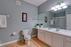 Deluxe 3 Bedroom Apartment 404 - Image 3