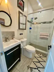 Toronto Beaches Coachhouse - Image 3