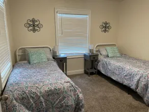 Great, clean house in the middle of Medford - Image 2