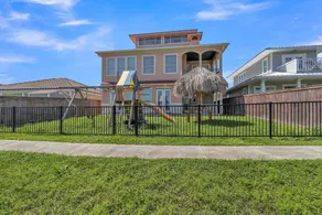 Charming 2 Story Retreat home - Image 4