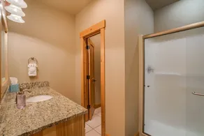 River Meadow cabin sleeps 6 guests, walking distance to the Wenatchee River - Image 3