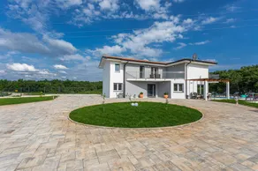 Villa Jelena | 4-Sterne-Villa mit beheiztem Pool, Privatsphäre & Grillhaus - Image 3