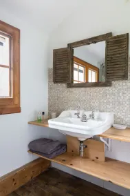 Remodelled historical chalet with spectacular views - Image 4