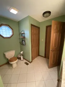 Lakefront 4BR/2BA Cabin - Sleeps 10  --> Pets Stay Free <-- - Image 5