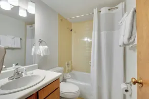 Foxpine 2 Bedroom Condo #212/214/216 by RedAwning - Image 3
