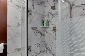 Tiny Trendy Traveler's Studio in Historic Midtown! - Image 5