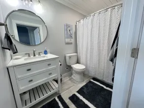 Reel House | 2BR/2BA Bay Cottage | Sleeps 5 | Pet-Friendly Renovated Retreat - Image 5