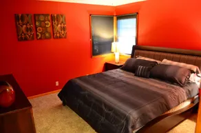 Maroon 5 Private home in quiet neighborhood - Image 3