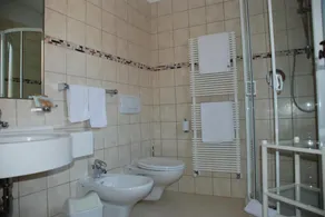 Hotel Flora - Image 2