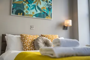 RoomApart 1a stylish and modern studio apartment - Image 5