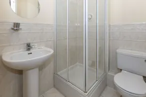 Spacious 2 bed 2 bath - Image 3