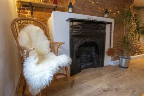 New Forest Escapes. Sleeps 2-6 Quirky,  historical and a great base to explore. - Image 3