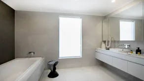 Luxury Living only 100M from Merewether Beach - Image 4