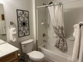 NOUVELLE LISTE! 2BR + 2 salle de bain complète, unité d'extrémité, rez-de-chaussée, vue spectaculaire! - Image 4