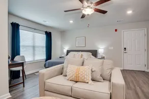 The Jensen: King Bed - Fast WiFi - 55” Smart TV - Washer & Dryer - Image 5