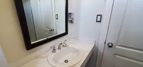 Spacious 2 bedroom apartment by the bullring - Image 4
