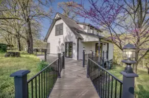 The Yellow Door - Secluded Farmhouse on 20 acres - Image 2