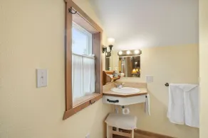 Private Big Beautiful Farmstead in Branson Country, All Wheelchair Accessible  - Image 4