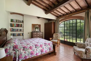 Villa in Bibbona with 2 bedrooms sleeps 4 - Image 3