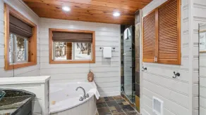 Lakefront Cabin on Blanchard Lake- 5 minutes to Downtown Whitefish - Image 4