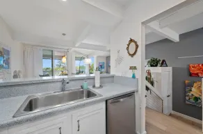 Spacious LaCosta condo -- 3 miles from the beach! - Image 2