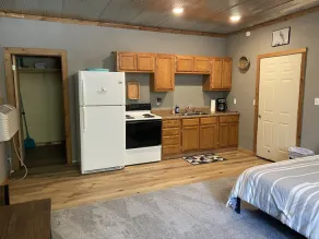 Water front Lake of the Ozarks Studio Apartment - Image 4