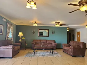 Spacious Suite in Hotel - Image 3