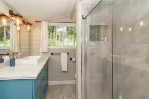 The Hatch - your family lakehouse retreat in Muskoka w/ Sauna & Hot Tub - Image 3