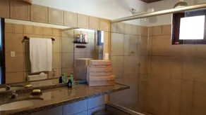House in Porto, 40m from the beach, with a swimming pool. - Image 3