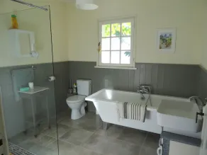 Great family-friendly Farmhouse with pool on large site. Peaceful rural region. - Image 3