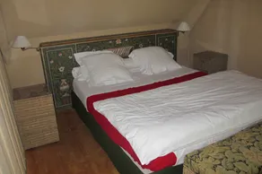 Charming guest house on the edge of woods, 15 minutes from the sea. - Image 4