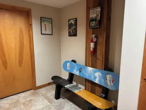 Burke Mt. Wintergreen Slopeside Condo, Ski in & out, rustic decor, pet friendly - Image 3