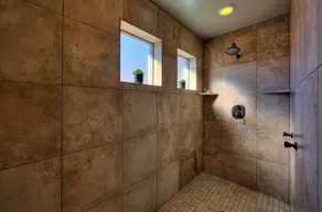 Luxurious 3 bedroom, 2 bathroom townhome. Sleeps 7, panormic views of red rocks. - Image 4