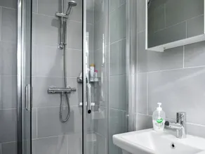 3 bedroom accommodation in Leyburn - Image 2