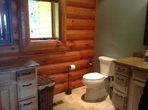 Log Cabin Living og College World Series (CWS) - Image 2