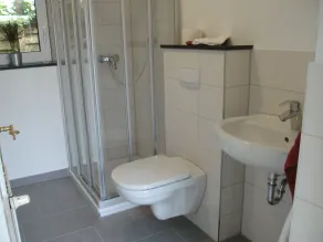 Apartamento con terraza privada en el borde del campo de ubicación - Image 2