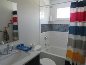 5 bedroom accommodation in Surf City - Image 3