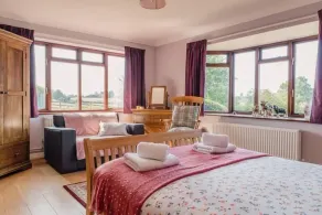 A Beautiful 3-Bed Worcestershire Home  - Image 5