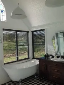 30 acres, canchas de tenis, hoyos para nadar, fogata, pesca, caminatas y familia - Image 4