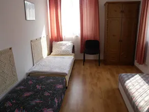 Holiday apartment with gazebo and pool - Image 3