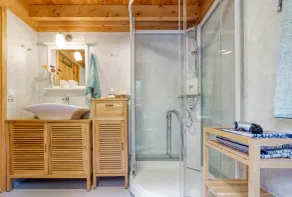 Hus LIA lac, bateau, cheminée, WiFi, permis de pêche, vélos, Bathe, top Ausst'g - Image 5