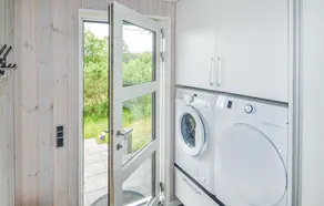 Nice Home In Glesborg With Sauna - Image 2