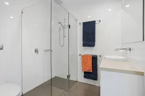 COASTAL HOLIDAYS AT AGNES, RELAXED, STYLISH RETREAT, BLAIRGOWRIE - Image 2