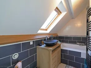 Charming cottage with enclosed garden, near equestrian center, cozy stay - Image 3