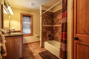 5 bedroom Luxury Cabin in Mountains of Maggie Valley, NC Hot tub and pool table. - Image 3
