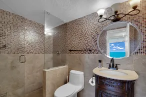 2 BR Apt w/ amazing view of the beach, pool, beach bar and private Jacuzzi - Image 4