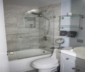 Great Location to the hospitals: 2 bed 1 bath Fully furnished. - Image 3